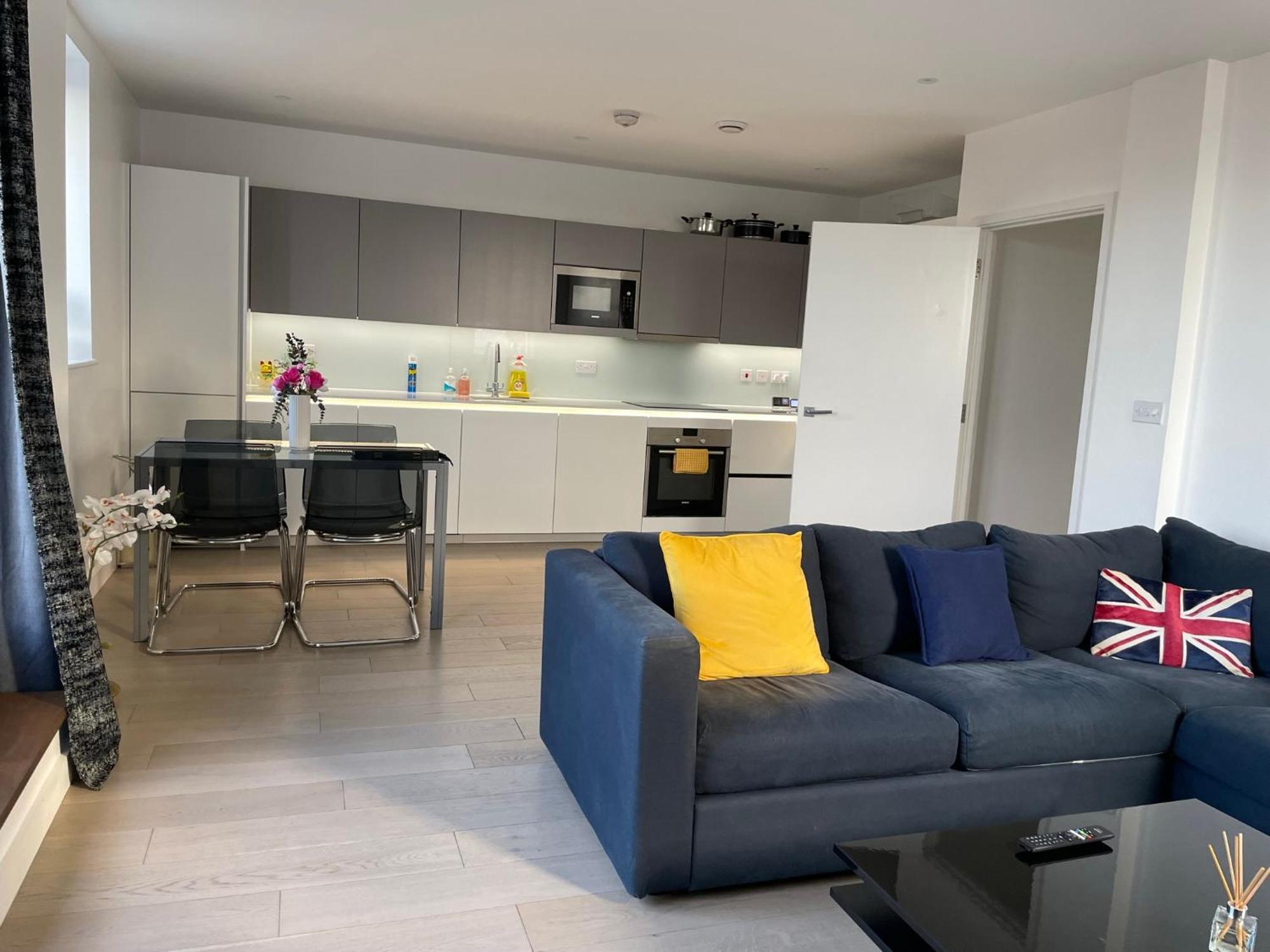 Modern & Spacious Penthouse In North London Appartement Buitenkant foto
