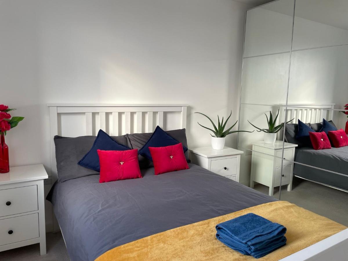 Modern & Spacious Penthouse In North London Appartement Buitenkant foto